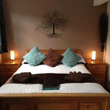 Number 80 Hotel Bowness-on-Windermere Bagian luar foto