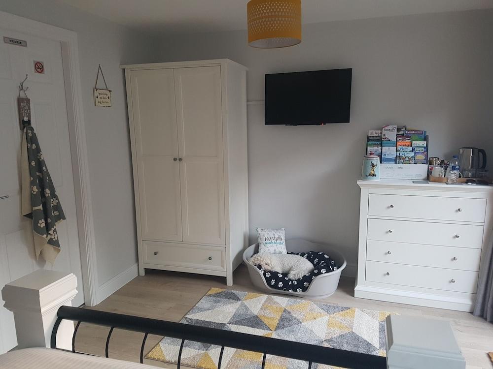 Number 80 Hotel Bowness-on-Windermere Bagian luar foto